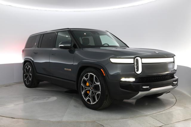 2023 Rivian R1S — photo 7 of 27