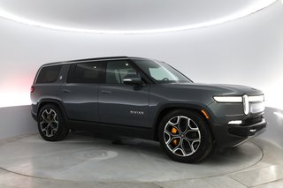 2023 Rivian R1S — photo 8 of 27