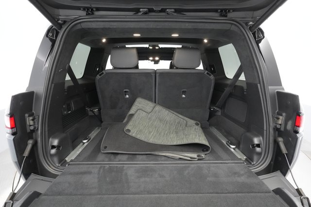 2023 Rivian R1S — photo 22 of 27