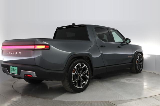 2022 Rivian R1T — photo 2 of 26