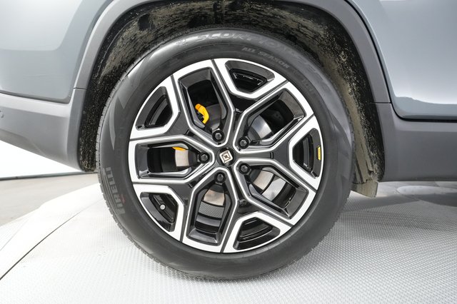 2022 Rivian R1T — photo 15 of 26