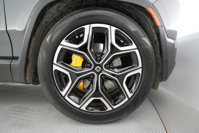 2022 Rivian R1T — photo 14 of 26