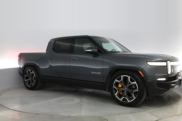 2022 Rivian R1T — photo 8 of 26