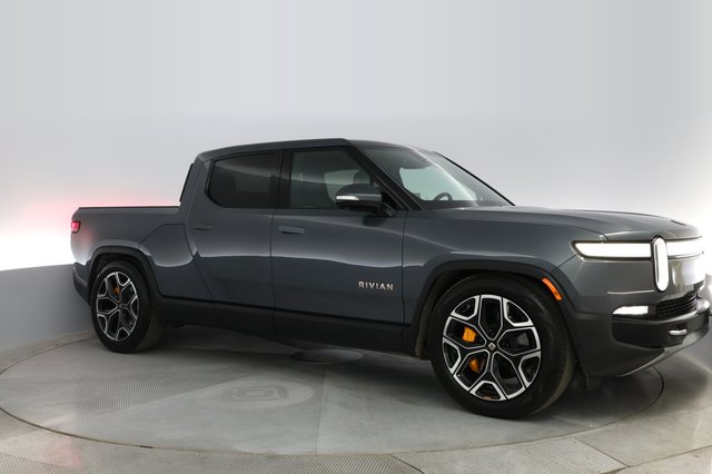 2022 Rivian R1T — photo 8 of 26