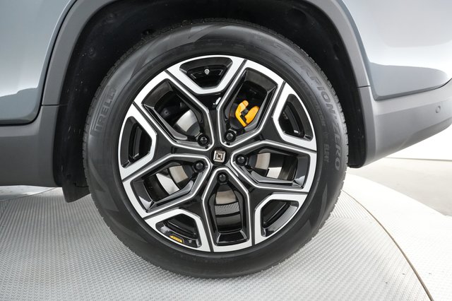 2022 Rivian R1T — photo 13 of 26