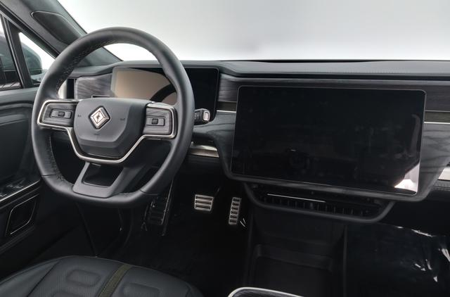 2022 Rivian R1T — photo 3 of 26