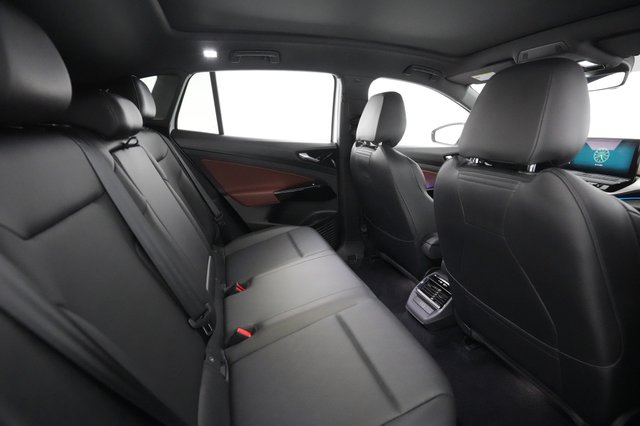 2021 Volkswagen ID.4 — photo 3 of 25
