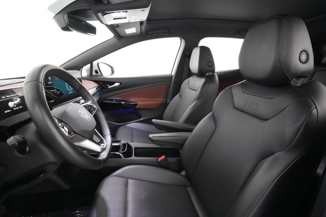 2021 Volkswagen ID.4 — photo 15 of 25