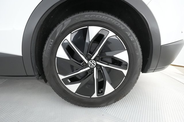 2021 Volkswagen ID.4 — photo 12 of 25
