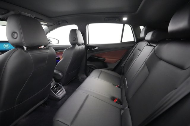 2021 Volkswagen ID.4 — photo 16 of 25