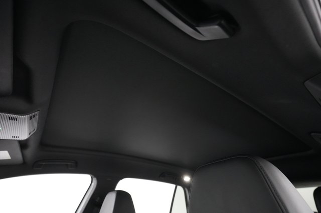 2021 Volkswagen ID.4 — photo 18 of 25