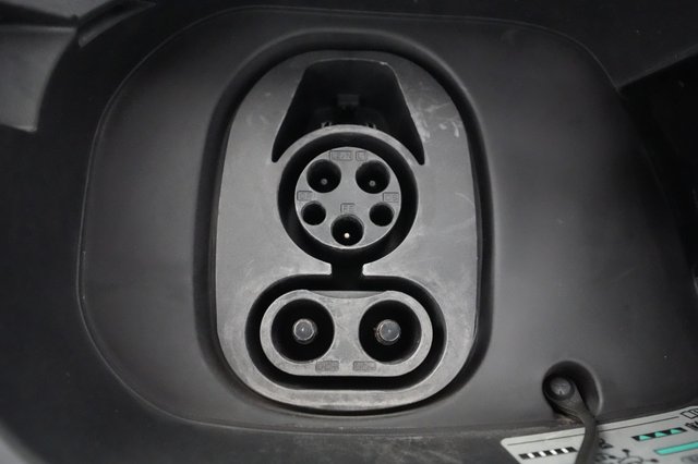 2021 Volkswagen ID.4 — photo 19 of 25