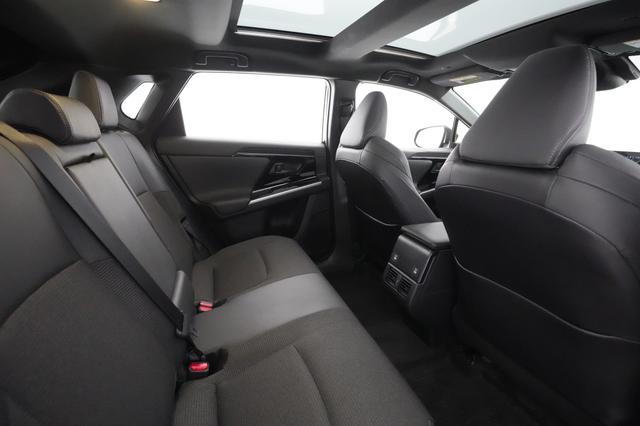2023 Toyota bZ4X — photo 3 of 32