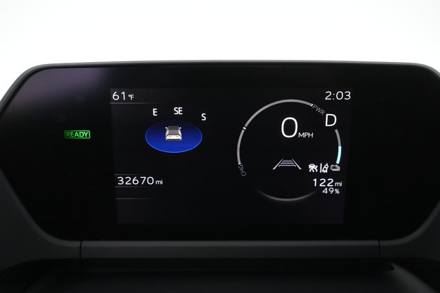 2023 Toyota bZ4X — photo 4 of 32