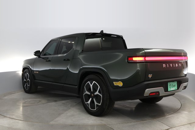 2022 Rivian R1T — photo 10 of 29