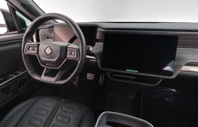 2022 Rivian R1T — photo 3 of 29