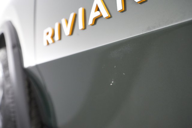 2022 Rivian R1T — photo 25 of 29