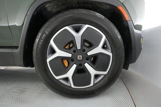 2022 Rivian R1T — photo 14 of 29