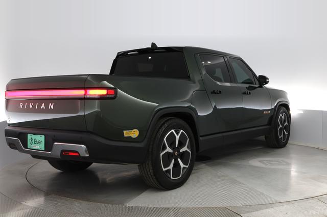 2022 Rivian R1T — photo 2 of 29