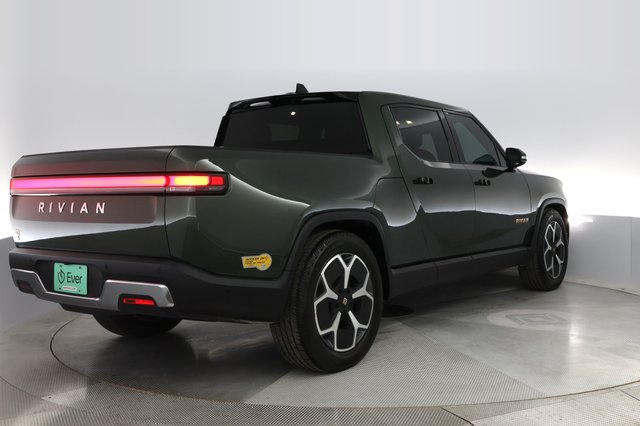 2022 Rivian R1T — photo 2 of 29