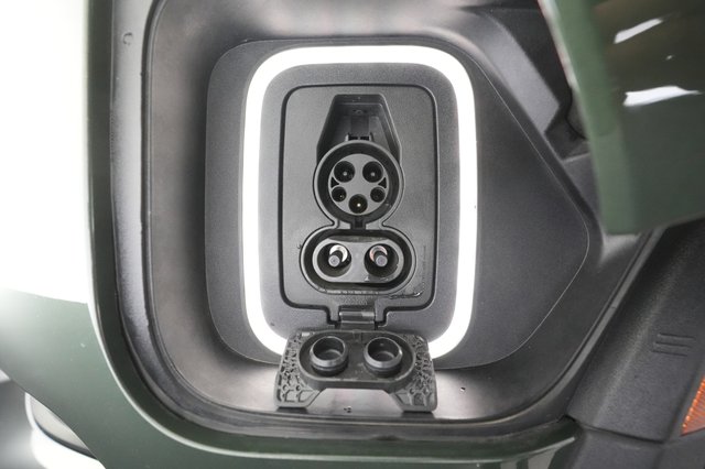 2022 Rivian R1T — photo 22 of 29