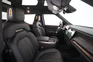 2022 Rivian R1T — photo 18 of 29