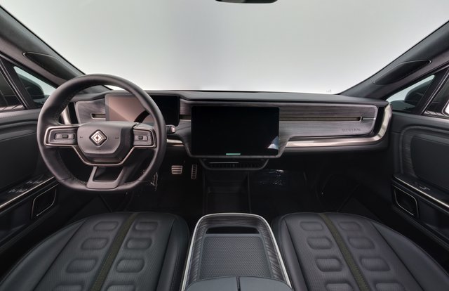 2022 Rivian R1T — photo 19 of 29
