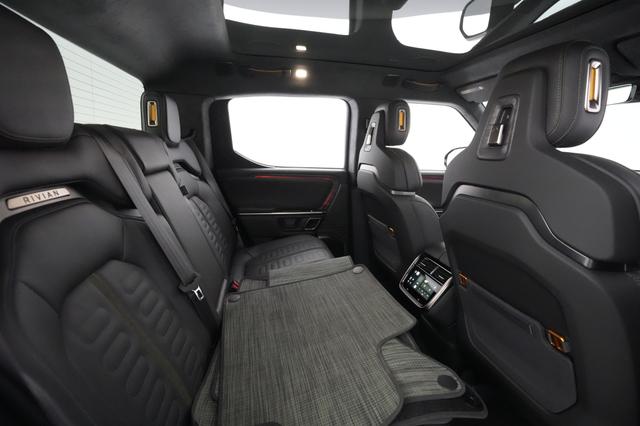 2022 Rivian R1T — photo 4 of 29