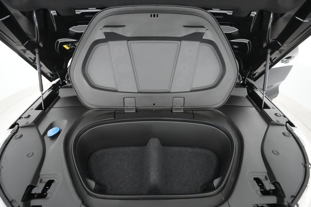 2022 Volvo XC40 Recharge — photo 22 of 31
