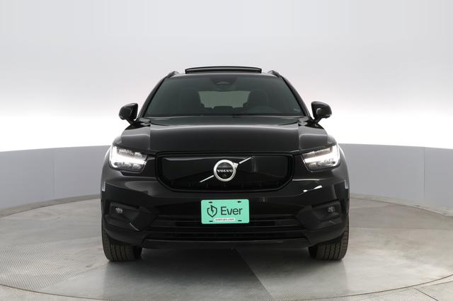 2022 Volvo XC40 Recharge — photo 6 of 31