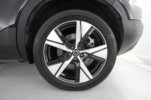 2022 Volvo XC40 Recharge — photo 14 of 31