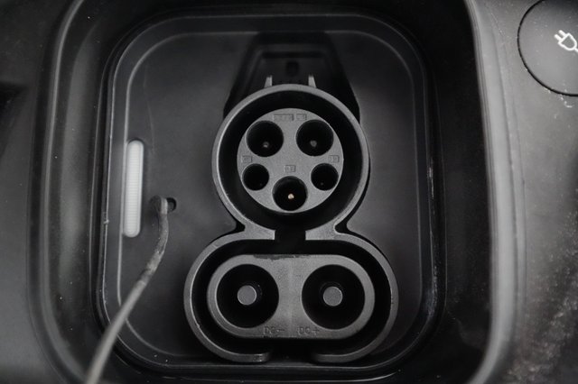 2022 Volvo XC40 Recharge — photo 24 of 31