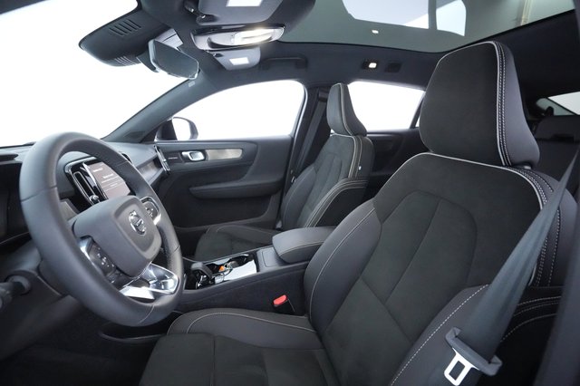 2023 Volvo C40 Recharge — photo 15 of 28