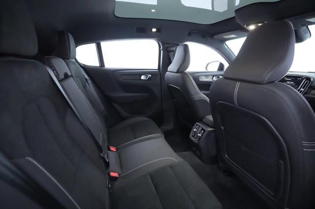 2023 Volvo C40 Recharge — photo 3 of 28