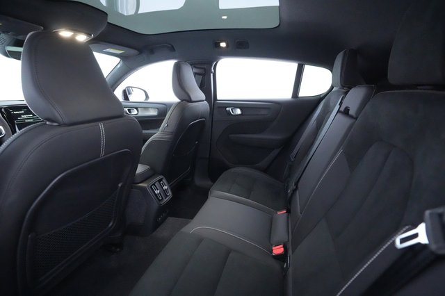 2023 Volvo C40 Recharge — photo 16 of 28