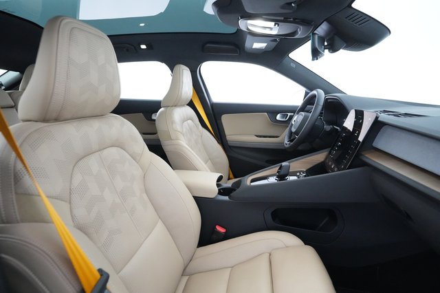 2022 Polestar 2 — photo 18 of 33
