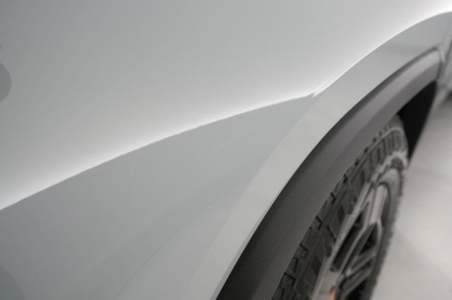 2023 Rivian R1S — photo 29 of 34
