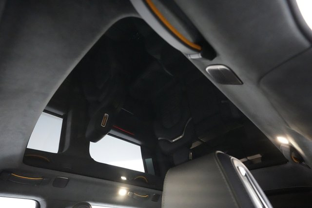 2023 Rivian R1S — photo 23 of 34