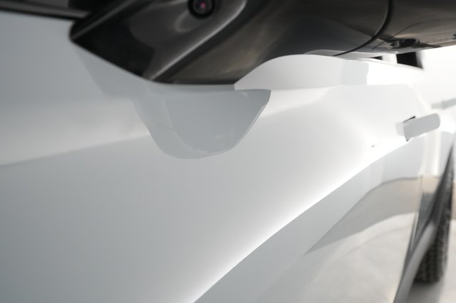 2023 Rivian R1S — photo 26 of 34