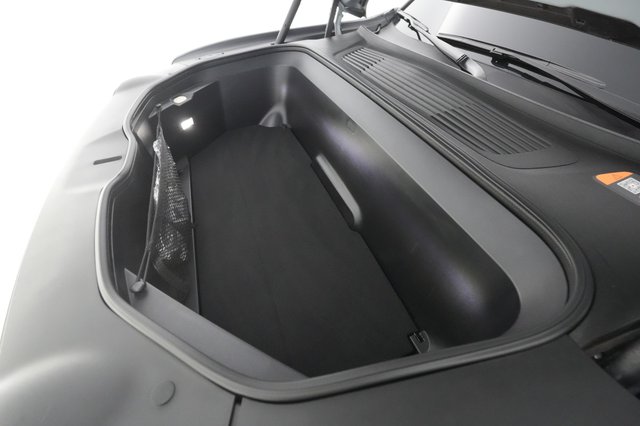 2023 Rivian R1S — photo 22 of 34