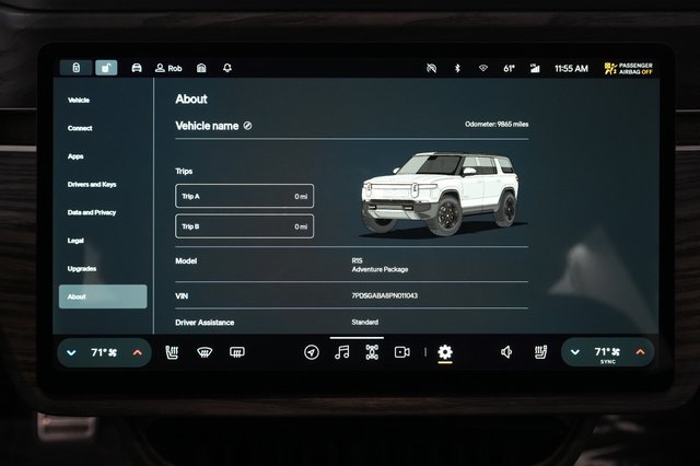 2023 Rivian R1S — photo 33 of 34