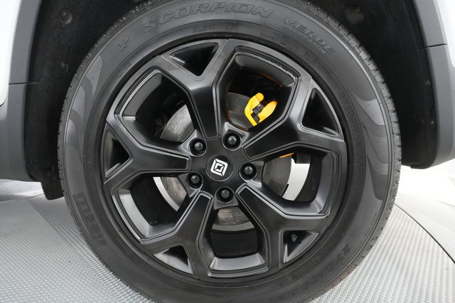 2022 Rivian R1T — photo 11 of 23