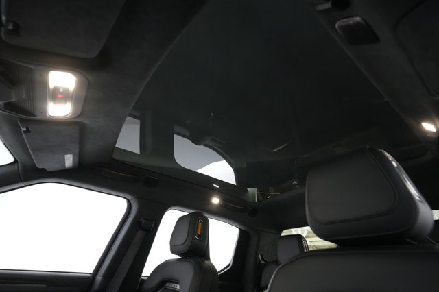 2022 Rivian R1T — photo 18 of 23