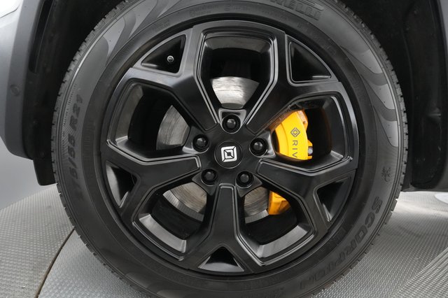 2022 Rivian R1T — photo 12 of 23