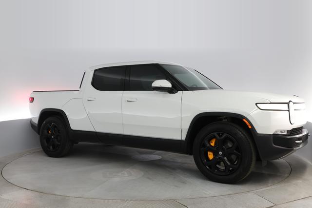 2022 Rivian R1T — photo 7 of 23