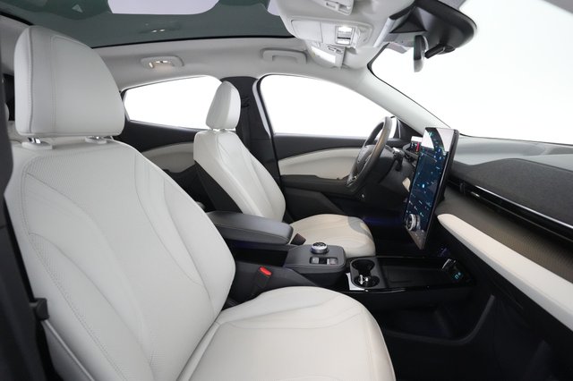 2023 Ford Mustang Mach-E — photo 20 of 32