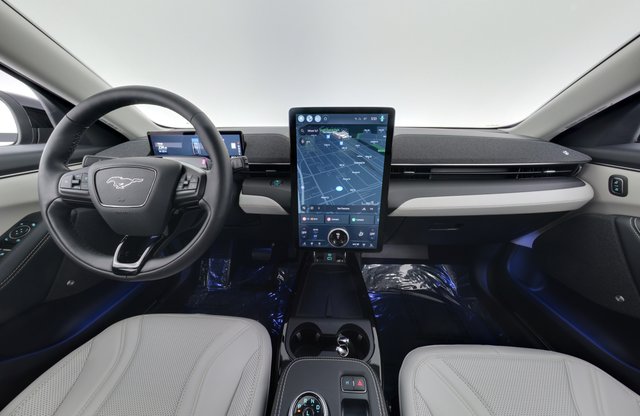 2023 Ford Mustang Mach-E — photo 16 of 32