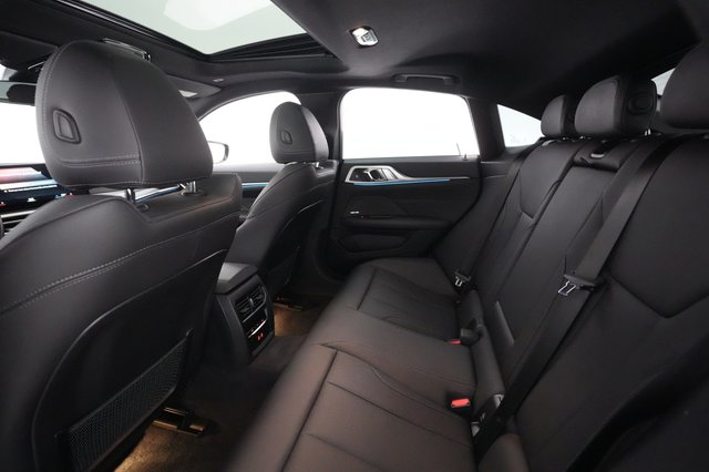 2023 BMW i4 — photo 17 of 29