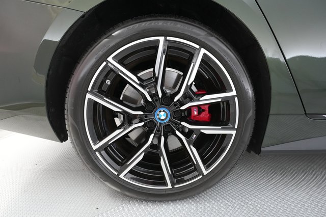 2023 BMW i4 — photo 15 of 29