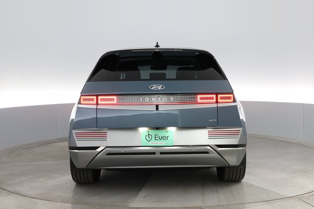 2023 Hyundai IONIQ 5 — photo 8 of 26